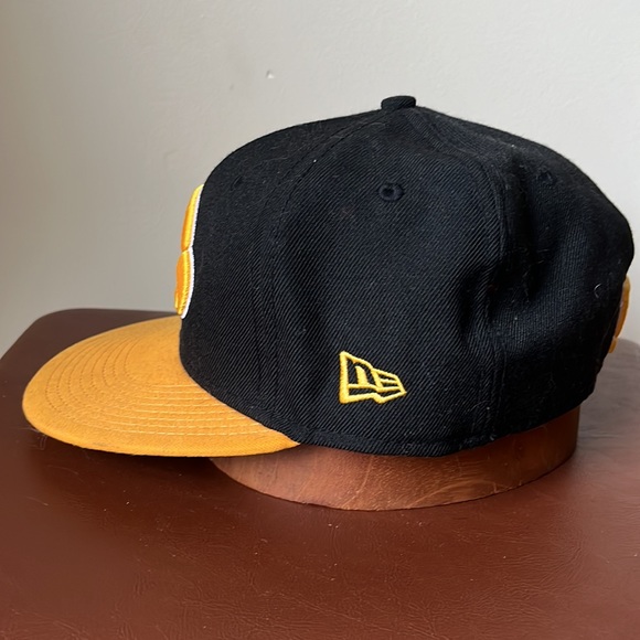 Iowa Hawkeyes cap - Picture 2 of 9